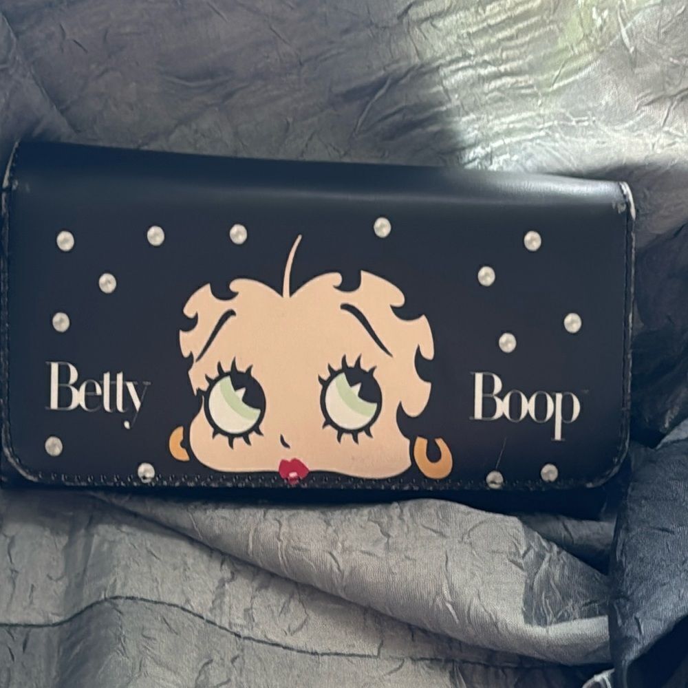 Betty Boop zip around wallet